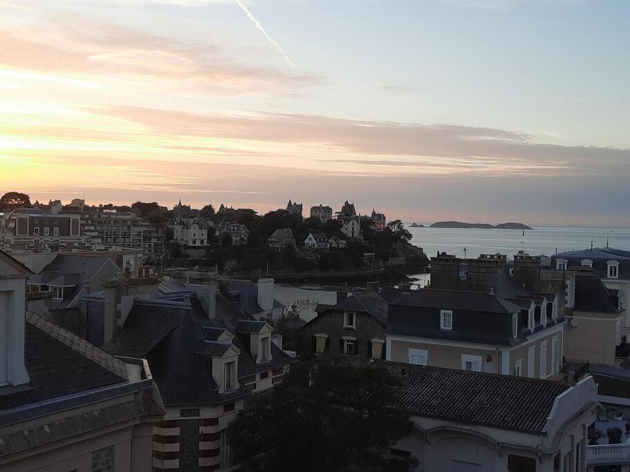 Le Jacaranda-A 2 Min De La Plage, Hyper Centre De Dinard, Vue Mer De La Fenetre Eksteriør bilde